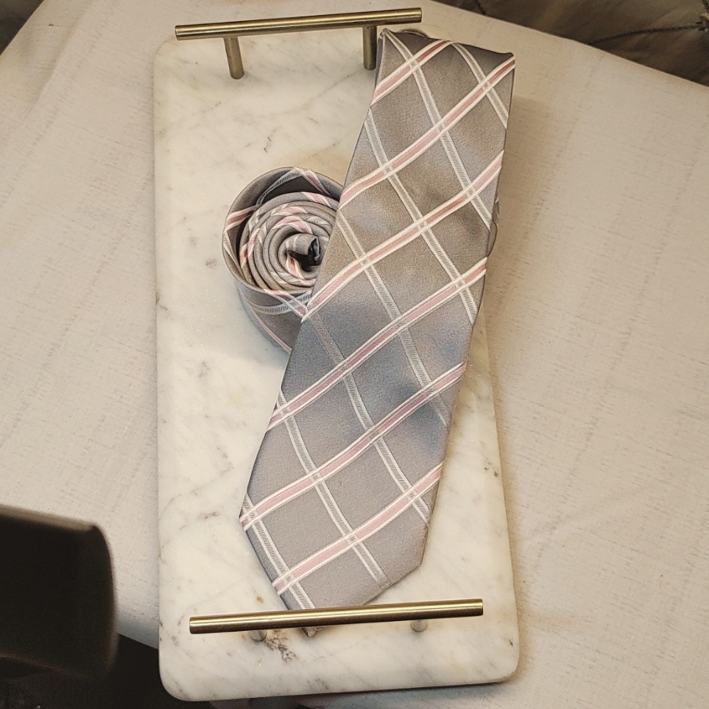 COMMANDER & CHIEF. Tie